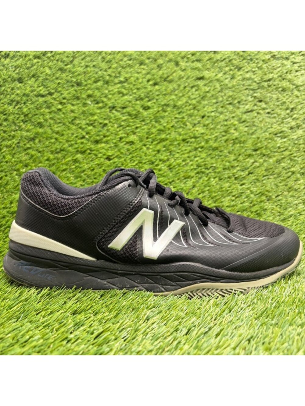 New Balance 1006v1 Mens Size 10 4E Black Silver Athletic Tennis Shoes Sneakers